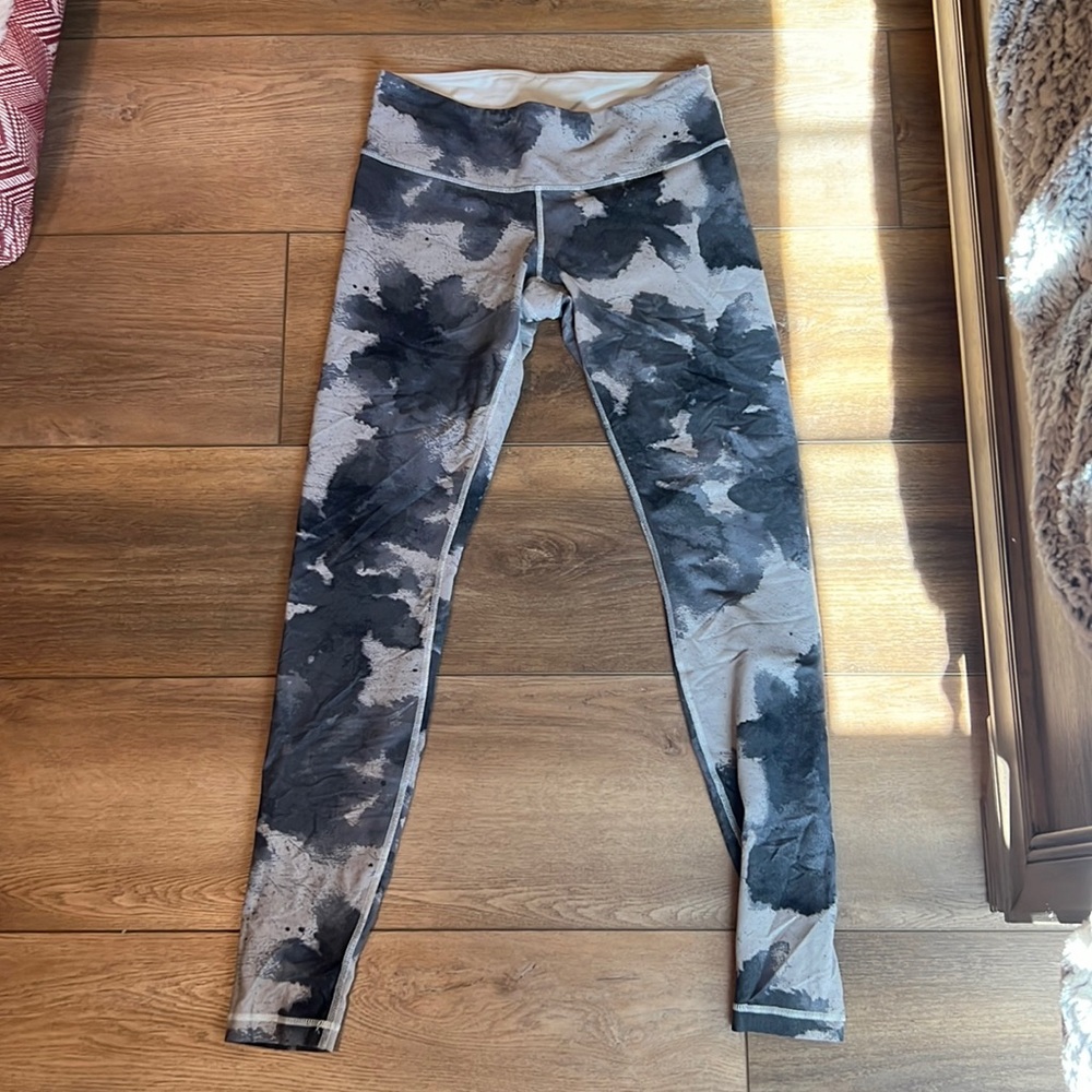 lululemon leggings. size 8